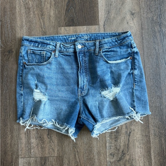 Old Navy OG Straight Jean Shorts. Women’s size 16.  Excellent used condition! - Picture 1 of 5